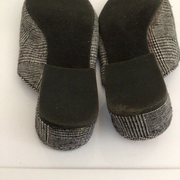 GAP Black and White Mules - Picture 8 of 9